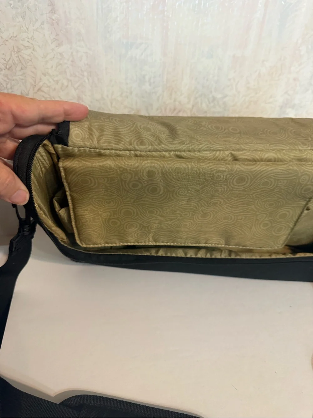 Power A, Everywhere Messenger Bag, Legend Of Zelda, Breath Of The Wild, Like New